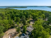 Eden Isle Retreat Across from the Marina