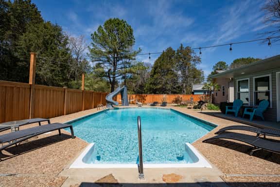 Heber Springs Retreat with Heated Pool and Sandy Beach Access - Image 1