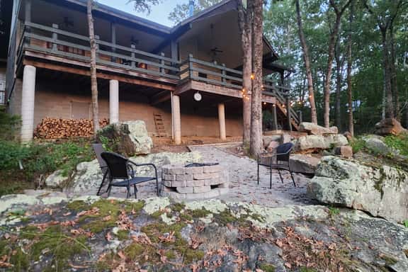 River Retreat with Community Dock and Outdoor Movie Deck - Image 1