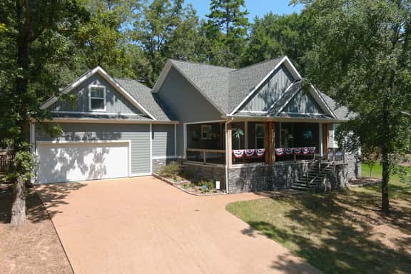 Family-Friendly Eden Isle Retreat with Firepit - Image 1