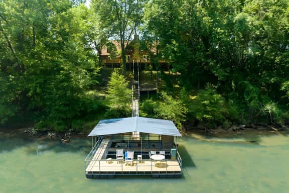 3 Bedroom 3 Bathroom Cabin on Little Red River w/ Private Dock! - Image 1
