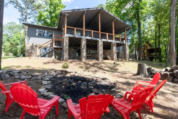 5BR Lakefront Home with Pool Table and Easy Shore Access - Image 1