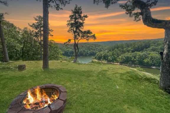 Fairfield Bay Retreat with Hot Tub, Sauna and Cold Plunge - Image 1