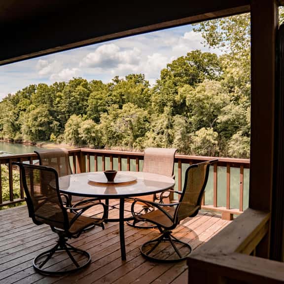 Riverfront Deck & Walk to Lobo Landing Marina - Image 1