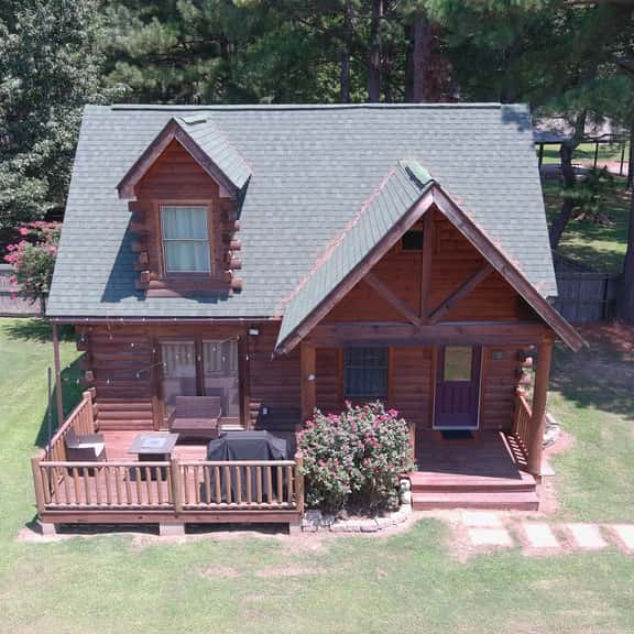 Rustic Log Cabin Near the Little Red River - Image 1