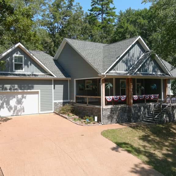 Family-Friendly Eden Isle Retreat with Firepit - Image 1