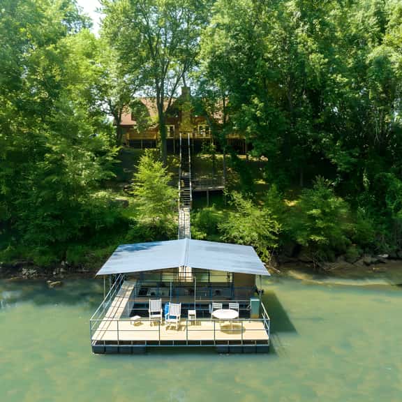 3 Bedroom 3 Bathroom Cabin on Little Red River w/ Private Dock! - Image 1
