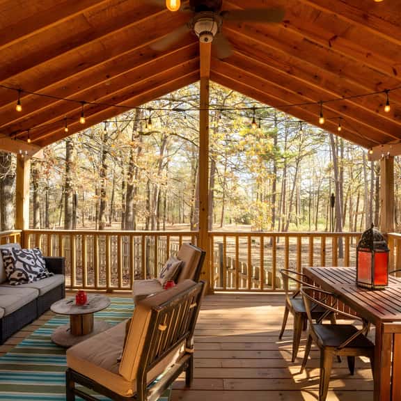 Pet-Friendly Lake Views & Fenced Yard - Image 1