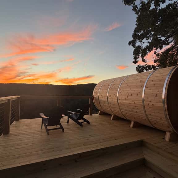 Fairfield Bay Retreat with Hot Tub, Sauna and Cold Plunge - Image 1