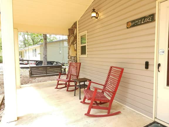 Pet-Friendly Lakefront Getaway with Swim Cove