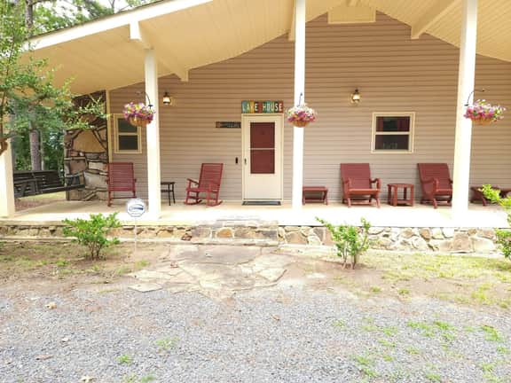 Pet-Friendly Lakefront Getaway with Swim Cove